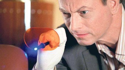 Mist, wo ist das Kabel? Gary Sinise in "CSI: New York"
