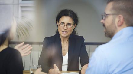 Nicht unter Wert verkaufen. Es reicht nicht, bei einem Unternehmenswechsel irgendetwas zwischen zehn bis 15 Prozent vom jetzigen Gehalt draufzulegen. 