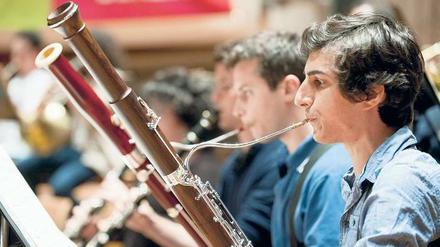 Ein junger Fagottist des französischen Jugendorchesters, das das Festival Young Euro Classic eröffnete.