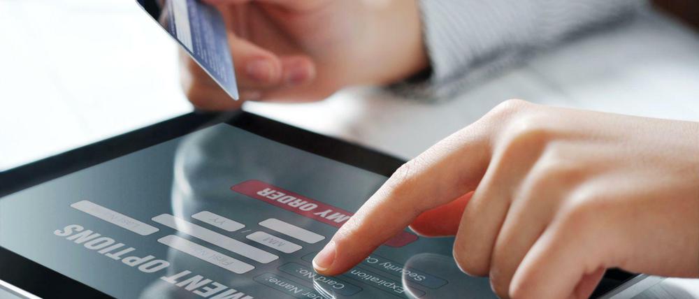Immer mehr Geldgeschäfte werden mit Tablets erledigt. Der Anteil stieg innerhalb der letzten beiden Jahre von sechs auf 12 Prozent.