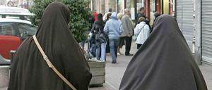 Verhüllte Frauen. Kommunikation wird mit Schleier nicht leichter.