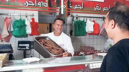 Fleisch satt: Stärkung für das Spiel gegen Deutschland in der Fleischerei Haroun.