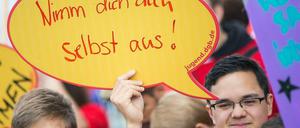 Am Donnerstag soll das Gesetzespaket zum Mindestlohn verabschiedet werden. Damit geht eine jahrelange Debatte zu Ende.