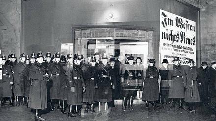 Zum Kinostart von „Im Westen nichts Neues“ im Dezember 1930 randalierten Nazi-Schläger am heutigen Goya am Nollendorfplatz, Polizei musste anrücken.