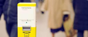 Stempeln, bitte. Auch wenn "Fahrscheine" dransteht - hier kommen keine raus, sondern rein.