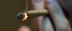 Drogenkonsum: Jeder Achte zwischen 16 und 27 Jahren weist problematische Konsummuster auf.