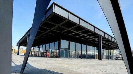 Die Neue Nationalgalerie am Berliner Kulturforum beherbergt die Kunst des 20. Jahrhunderts. Der Bau von Mies van der Rohe, eine Architekturikone der Moderne, wird Ende des Jahres für eine Generalsanierung geschlossen. 