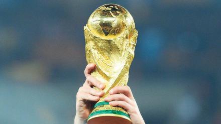 Ein Pokal, viele Träume.