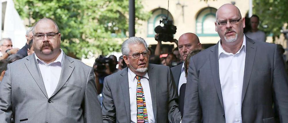 Harris (Mitte) soll fünf Jahre und neun Monate hinter Gitter.