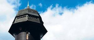 Nur er bleibt, wie er ist. Der Wasserturm am neuen Ostkreuz.