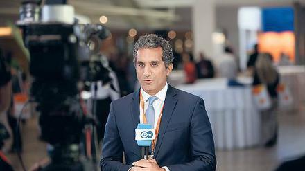 „Wenn du lachst, hast du keine Furcht mehr“. Der ägyptische Satiriker Bassem Youssef, 40, wird massiv bedroht und musste seine Show „Al Bernameg“ beenden.