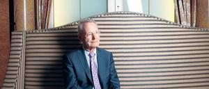 Mit einem privaten Darlehen in Höhe von einer Million Euro hat Hans-Olaf Henkel, 74, der AfD durch den Europawahlkampf geholfen.