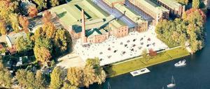 Das neue Meilenwerk auf der Havelinsel Eiswerder. Es wird nicht nur ein Zentrum für Oldtimer inmitten trutziger Backsteinfassaden. Auch Manufakturen und gastronomische Angebote finden hier ihren Platz.