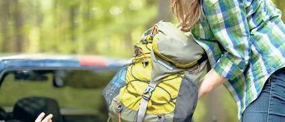 Helfende Hände. Freiwilligendienste bieten die Möglichkeit, sich in Naturschutz- und Entwicklungsprojekten zu engagieren.