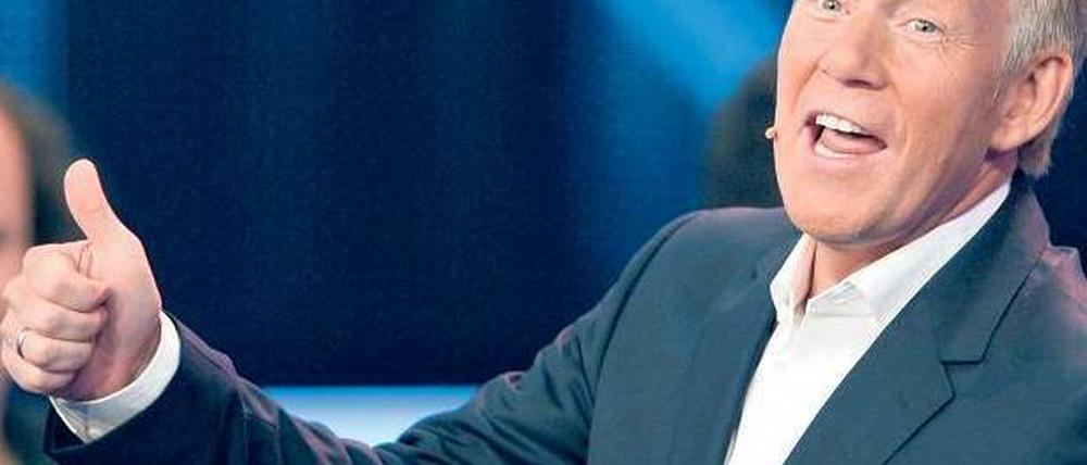 Noch alles bestens. Johannes B. Kerner bei der Moderation der Doppelshow. Foto: dpa