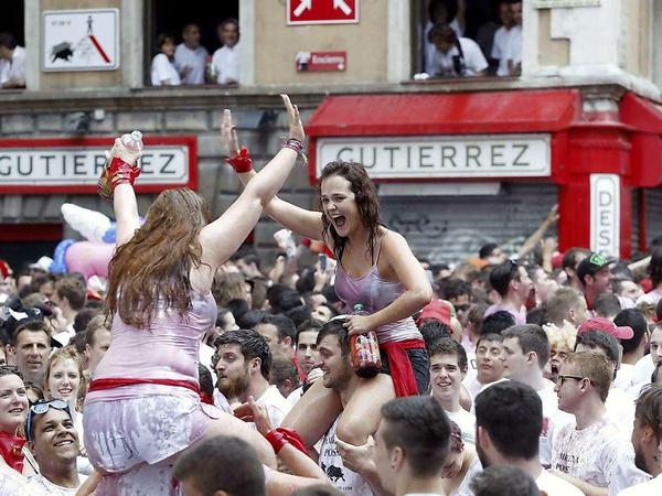 Hochstimmung in Pamplona. Aber manchmal kippt die Stimmung.