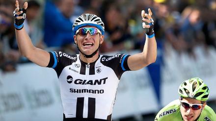 Starker Einstand: Marcel Kittel auf der Zieleinfahrt der ersten Tour-de-France-Etappe.