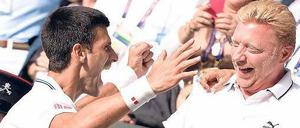 Spiel-, Satz- und Sieggemeinschaft. Novak Djokovic (l.) und Boris Becker haben allen Grund, sich gleich in die Arme zu fallen. 