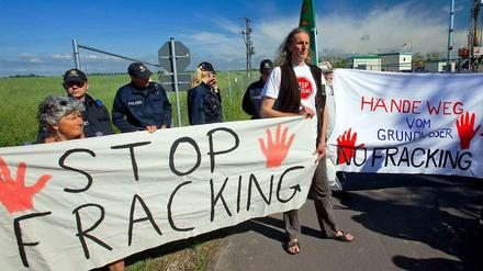 Wie hier in Saal in Mecklenburg-Vorpommern sind viele Menschen in Deutschland gegen Fracking - dadurch bleibt Deutschland von Russland abhängig, meint unser Autor.