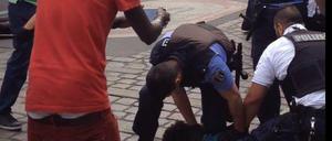 Nun ist ein zweites Video des umstrittenen Polizeieinsatzes aufgetaucht. 