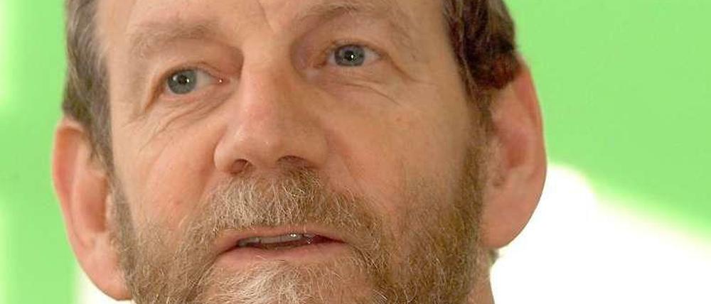 Der Grünen-Verkehrsexperte Michael Cramer kritisiert die CSU-Mautpläne scharf.