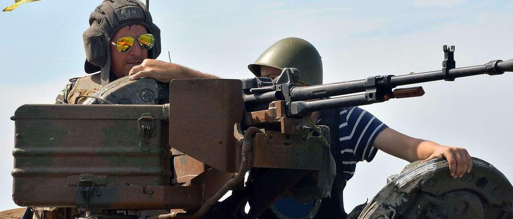 Regierungssoldaten an einem Checkpoint im Osten der Ukraine