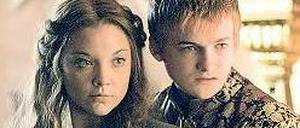 Furchtlos.  Margaery (Natalie Dormer) und Joffrey Baratheon (Jack Gleeson) in der dritten Staffel von "Game Of Thrones".