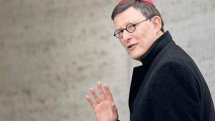 Kaum hier, schon wieder weg. Kardinal Woelki hat sich mit seinem Einsatz für Flüchtlinge und seinem bescheidenen Auftreten viele Sympathien bei den Berlinern erworben. Katholiken werfen ihm allerdings auch Engstirnigkeit und Rückwärtsgewandtheit vor. 