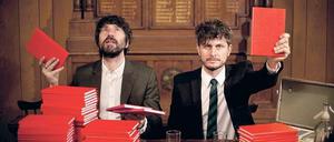 Rote Liebe. Das Popduo Neon Neon verhackstückt im Berghain die Biografie desVerlegers Giangiacomo Feltrinelli. 