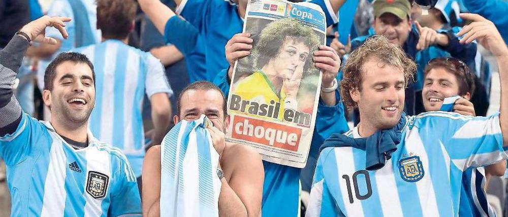 Hohn ist der WM Lohn. Argentiniens Fans laben sich am Aus der Brasilianer.