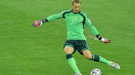 Langes Bein. Manuel Neuer zeigte Größe bei diesem Turnier als mitspielender Torwart.