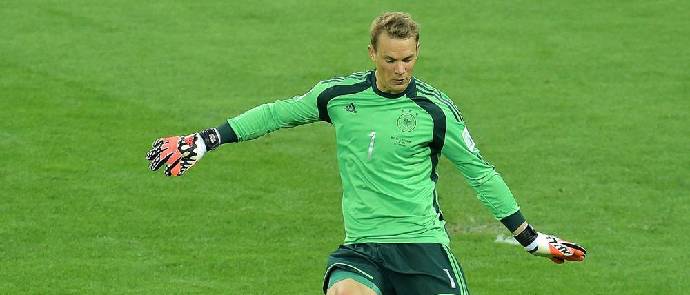 Langes Bein. Manuel Neuer zeigte Größe bei diesem Turnier als mitspielender Torwart.