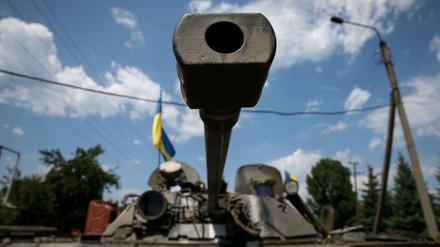 Ukrainische Truppen in der ostukrainischen Stadt Perewalsk.