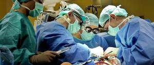 Immer mehr Eingriffe. Wird in Deutschlands Kliniken zu häufig operiert?
