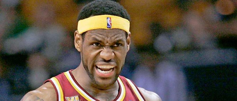 Zurück in der Heimat. LeBron James trägt künftig wieder das Cavs-Trikot.