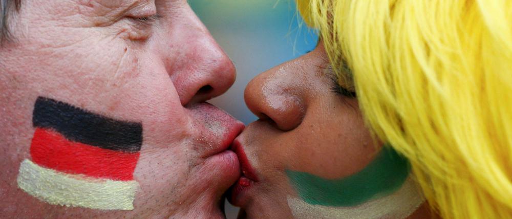 Die Sprache der Liebe muss in Deutschland seit 2007 einen Test bestehen. Auch brasilianische Partnerinnen haben sonst keine Chance auf ein deutsches Familienleben.