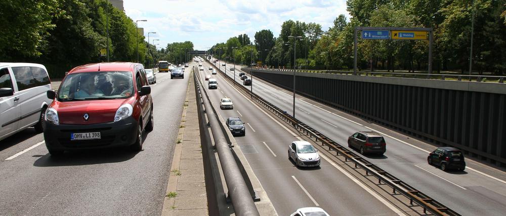 Noch rollt's. Bald soll hier am Heckerdamm aber gebaut werden auf der Autobahn.