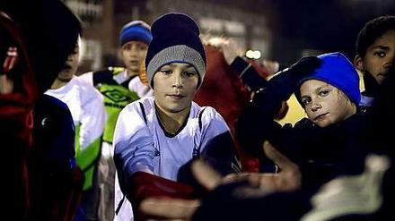 Jungen beim Fußballtraining.