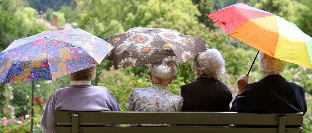 Gut abgeschirmt. Senioren wollen ihr Geld sicher anlegen.