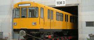 Kommt 'ne U-Bahn in die Werkstatt ... dann nicht auf Schienen.