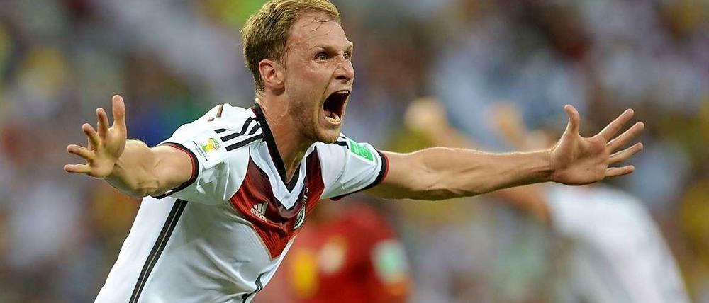 And the winner is: Benedikt Höwedes.