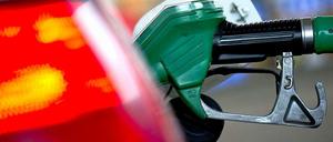 Tanken ist laut ACE am Abend am billigsten.