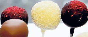 Runde Glücklichmacher. „Cake-Pops“ von Ben und Bellchen, feine Kuchen am Stiel, werden in Frohnau hergestellt und in vielen deutschen Städten verkauft. Am 7. September präsentieren Isabell Eschenweck und Benjamin Hoffmeier ihre Werke wieder auf dem Berliner Naschmarkt.