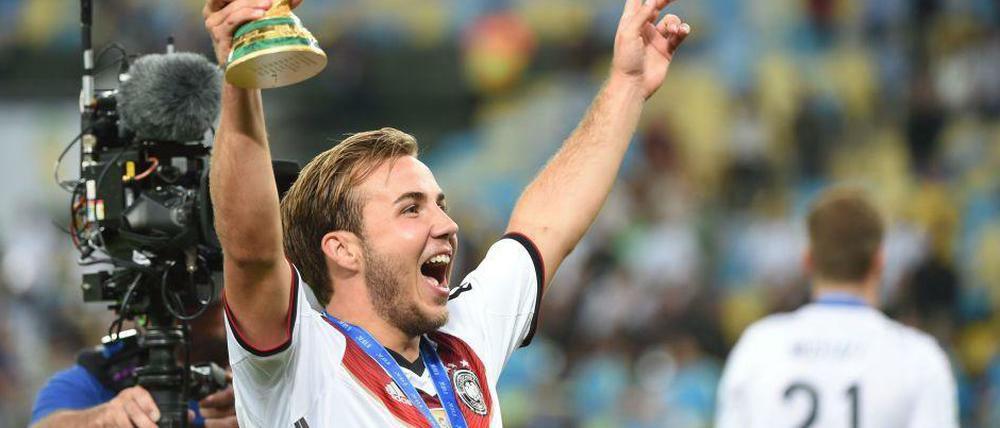 Da ist das Ding! Mario Götze schoss Deutschland als Joker zum vierten WM-Titel.