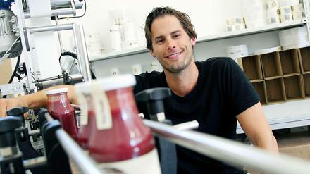 Proviant Smoothies. Paul Löhndorf managt die Fruchtmanufaktur in Kreuzberg.