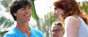 Am Sonntag werden sie sich wiedersehen: Bundestrainer Jogi Löw und Monica Lierhaus. Hier ein Bild aus dem Campo Bahia aus der Vorrunde.