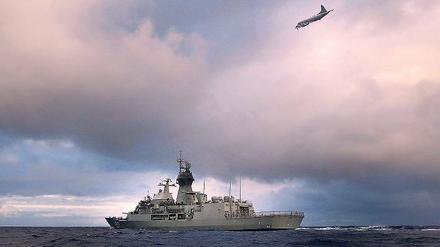 Die Suche geht weiter. Australiens Marine im Indischen Ozean. 