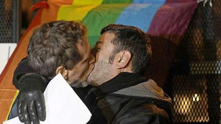 Einflussreiche Gutachter am Europäischen Gerichtshof (EuGH) haben die Rechte homosexueller Männer bei Blutspenden sowie Asyl in der EU gestützt.