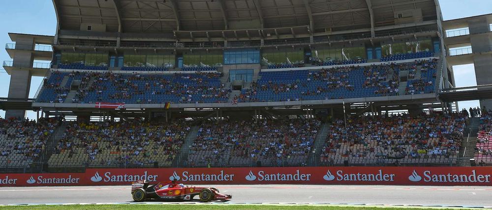 Kreise ziehen. In Hockenheim bleiben beim Großen Preis von Deutschland viele Plätze im Motodrom leer. Im Vorverkauf wurden nur rund 50 000 Karten abgesetzt.