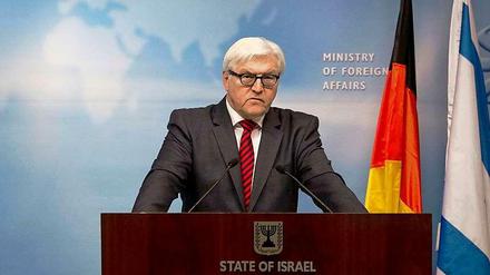 Außenminister Frank-Walter Steinmeier bei einer Pressekonferenz in Jerusalem.